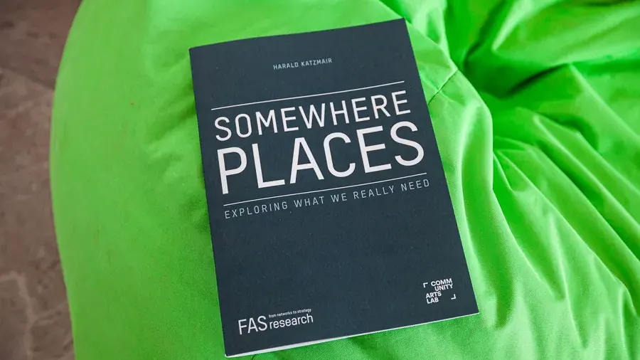 230516_Somewhere_Places_LAB_img_006